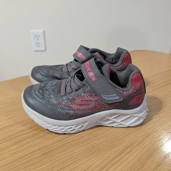 Skechers Lightweight Sneakers - Picture 1 of 7
